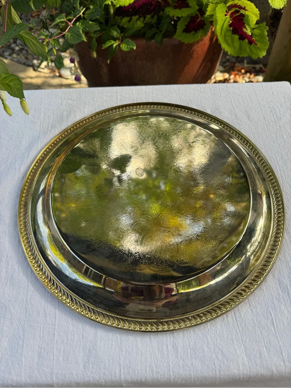 N/A vintage round